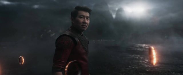 Shang-Chi et la légende des dix anneaux. 4 Simu Liu et Xu Shang-Chi dans Shang-Chi et la légende des dix anneaux 2021