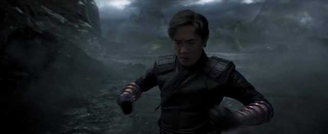 Shang-Chi et la légende des dix anneaux. 6 Simu Liu et Xu Shang-Chi dans Shang-Chi et la légende des dix anneaux 2021