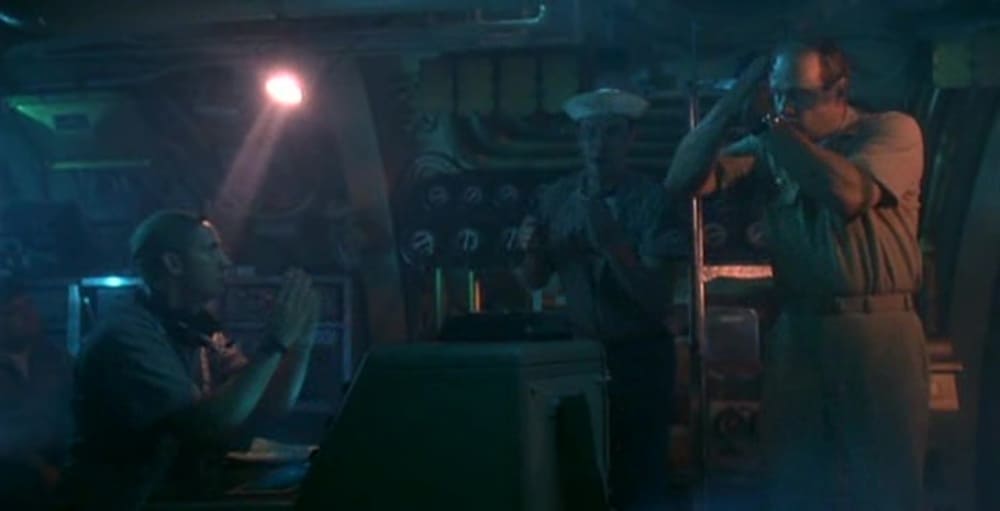 image commandant sauver navy touche periscope down disney fox