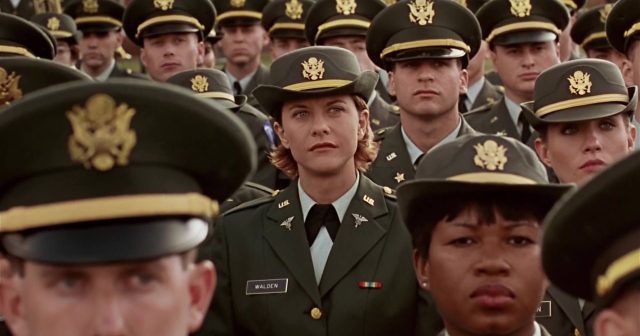 À l'épreuve du feu. 14 Denzel Washington et Meg Ryan dans À l’épreuve du feu Courage Under Fire 1996