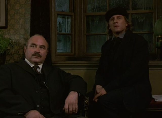 Patricia Arquette et Bob Hoskins dans L'agent secret 1996