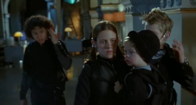 Les petits braqueurs. 2 Kristen Stewart Corbin Bleu et Max Thieriot dans Les petits braqueurs Catch That Kid 2004