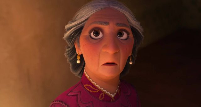 Alma Madrigal - Personnage - Encanto. 8 alma abuela madrigal personnage character encanto