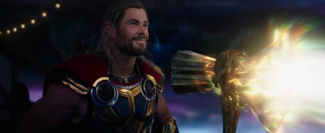 Thor : love and thunder. 9 Chris Hemsworth Natalie Portman et Christian Bale dans Thor : love and thunder 2022