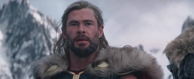Thor : love and thunder. 3 Chris Hemsworth Natalie Portman et Christian Bale dans Thor : love and thunder 2022