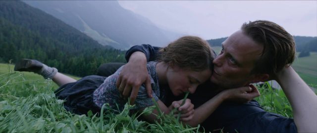Une vie cachée. 5 August Diehl et Valerie Pachner dans Une vie cachée Hidden Life 2019