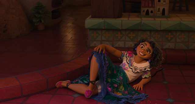 Mirabel Madrigal - Personnage - Encanto. 10 mirabel madrigal personnage character encanto