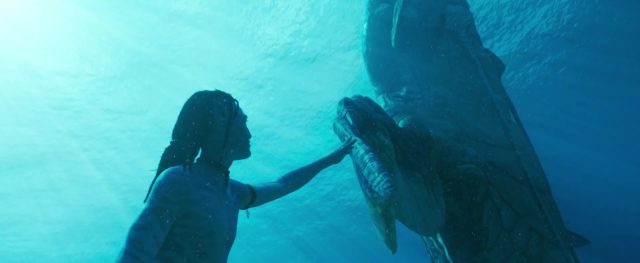 Sam Worthington Sigourney Weaver et Zoe Saldana dans Avatar la voie de l'eau 2022