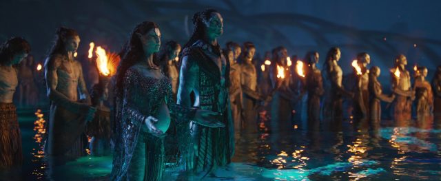 Sam Worthington Sigourney Weaver et Zoe Saldana dans Avatar la voie de l'eau 2022
