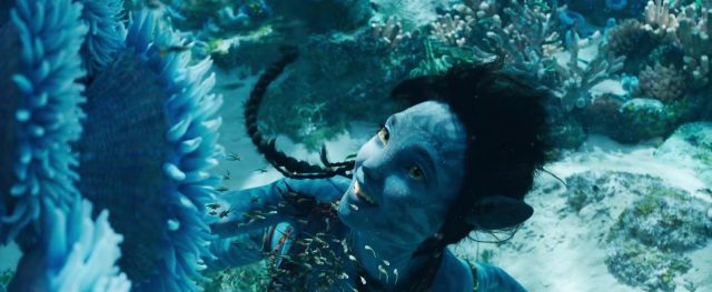 Sam Worthington Sigourney Weaver et Zoe Saldana dans Avatar la voie de l'eau 2022
