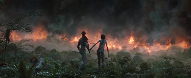 Sam Worthington Sigourney Weaver et Zoe Saldana dans Avatar la voie de l'eau 2022