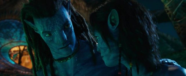 Sam Worthington Sigourney Weaver et Zoe Saldana dans Avatar la voie de l'eau 2022