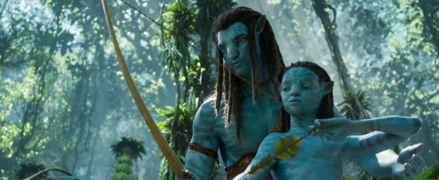 Sam Worthington Sigourney Weaver et Zoe Saldana dans Avatar la voie de l'eau 2022