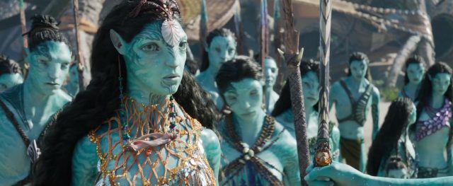 Sam Worthington Sigourney Weaver et Zoe Saldana dans Avatar la voie de l'eau 2022