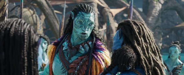 Sam Worthington Sigourney Weaver et Zoe Saldana dans Avatar la voie de l'eau 2022