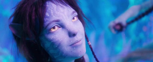 Sam Worthington Sigourney Weaver et Zoe Saldana dans Avatar la voie de l'eau 2022