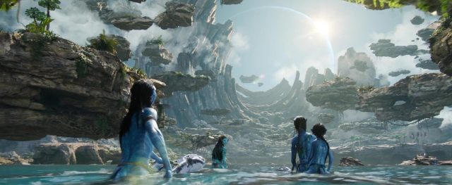 Sam Worthington Sigourney Weaver et Zoe Saldana dans Avatar la voie de l'eau 2022