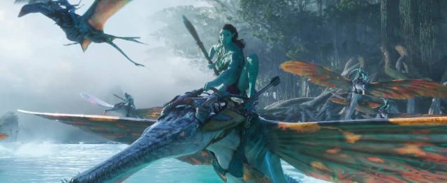 Sam Worthington Sigourney Weaver et Zoe Saldana dans Avatar la voie de l'eau 2022