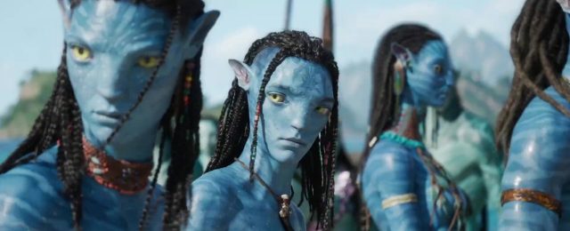 Sam Worthington Sigourney Weaver et Zoe Saldana dans Avatar la voie de l'eau 2022