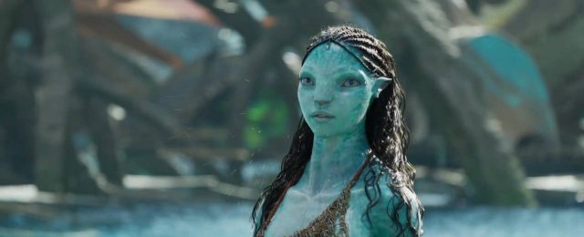 Sam Worthington Sigourney Weaver et Zoe Saldana dans Avatar la voie de l'eau 2022