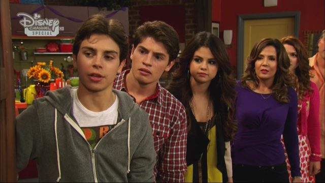 Le retour des sorciers : Alex contre Alex. 2 Selena Gomez Jennifer Stone et Jake T. Austin dans Le retour des sorciers : Alex contre Wizards Return 2013