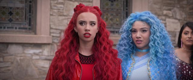 Descendants : l'ascension de Red. 2 Kylie Cantrall et Malia Baker dans Descendants : l'ascension de Red 2024