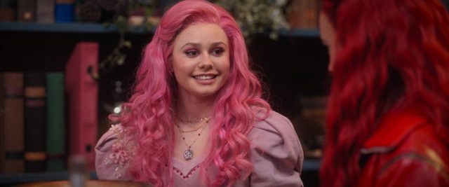 Descendants : l'ascension de Red. 5 Kylie Cantrall et Malia Baker dans Descendants : l'ascension de Red 2024