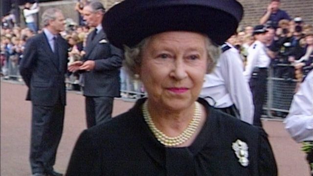 Elizabeth II, destin royal. 2 image elizabeth 2 destin royal being queen