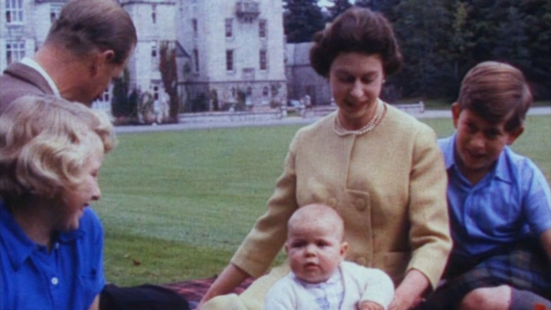 image elizabeth 2 destin royal being queen