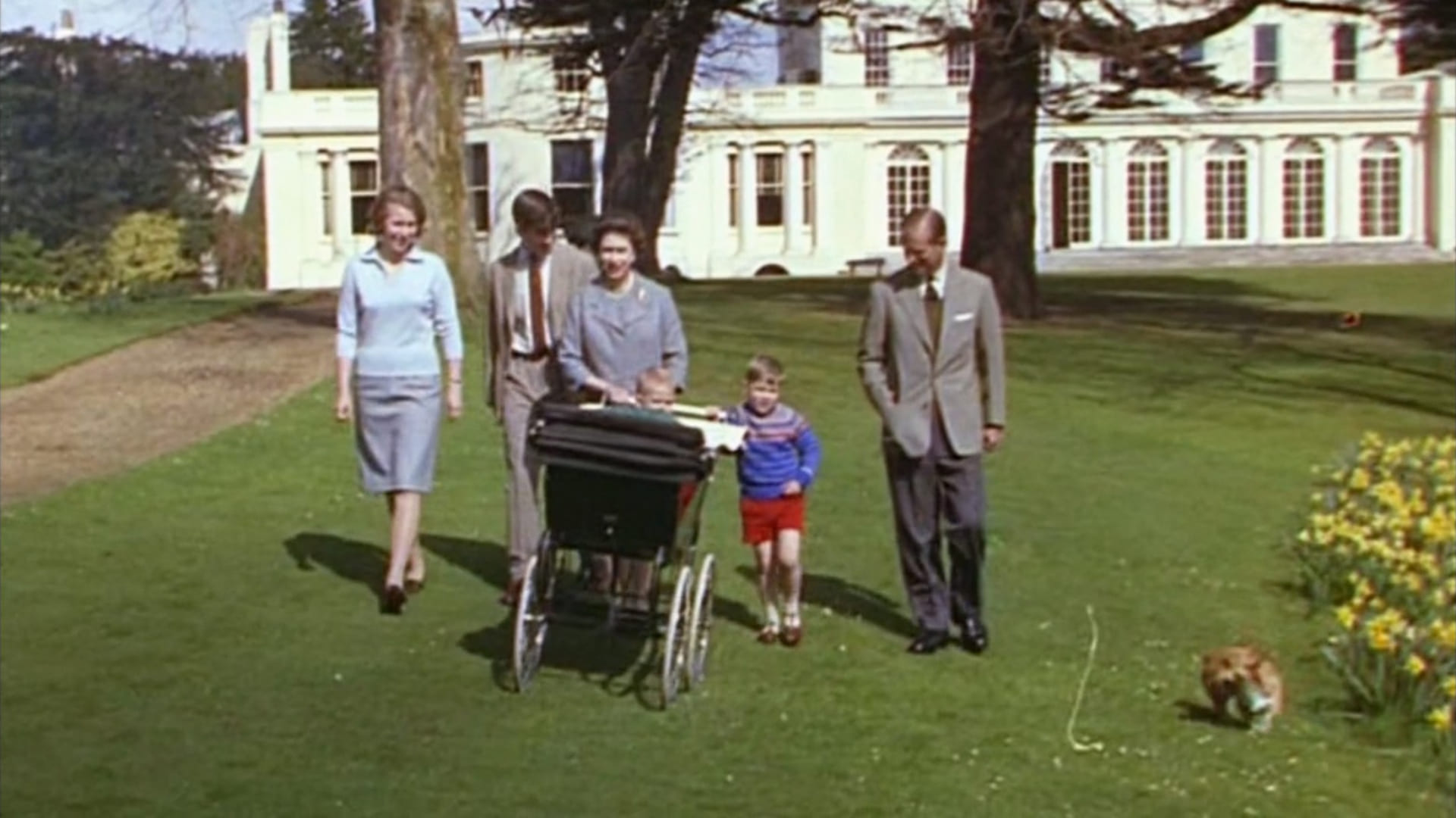 image elizabeth 2 destin royal being queen