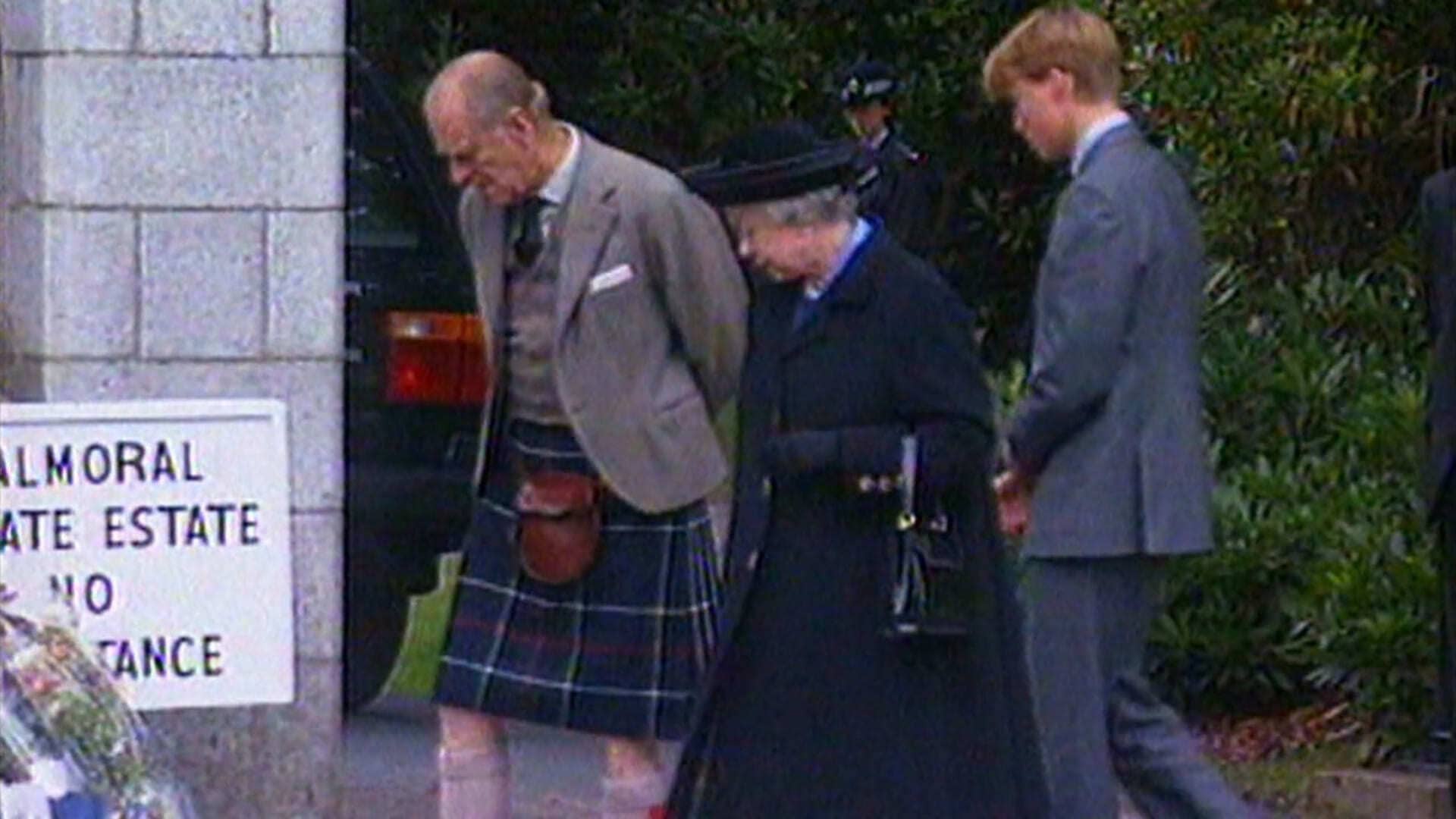 image elizabeth 2 destin royal being queen