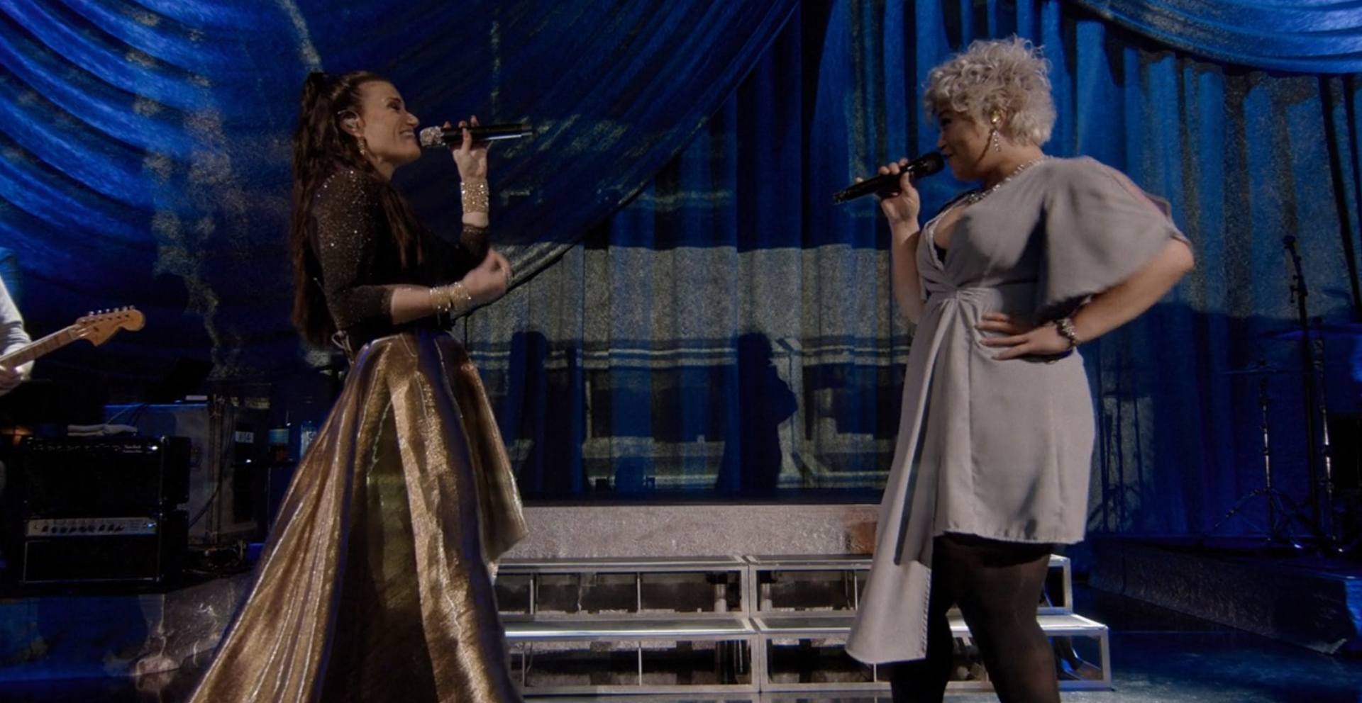 image idina menzel vie scene which way stage