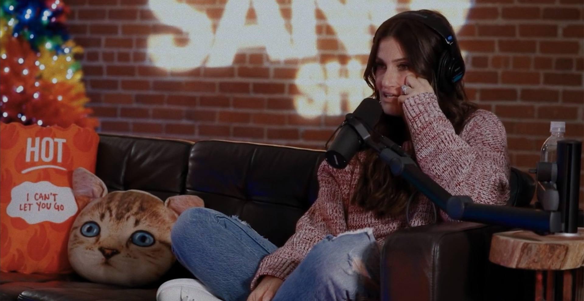 image idina menzel vie scene which way stage