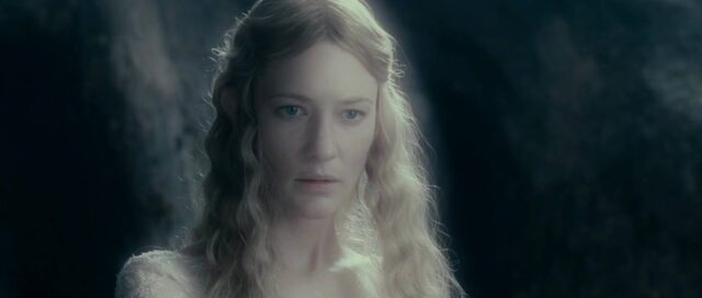 Le seigneur des anneaux : la communauté de l'anneau - Photos et affiches. 22 Elijah Wood Ian McKellen et Viggo Mortensen dans Le seigneur des anneaux : la communauté de l'anneau 2001