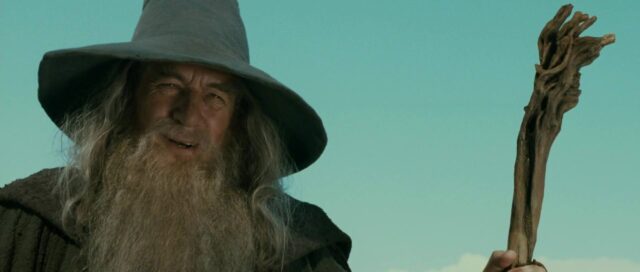 Le seigneur des anneaux : la communauté de l'anneau - Photos et affiches. 45 Elijah Wood Ian McKellen et Viggo Mortensen dans Le seigneur des anneaux : la communauté de l'anneau 2001