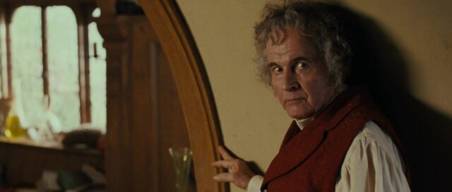 Le seigneur des anneaux : la communauté de l'anneau - Photos et affiches. 49 Elijah Wood Ian McKellen et Viggo Mortensen dans Le seigneur des anneaux : la communauté de l'anneau 2001
