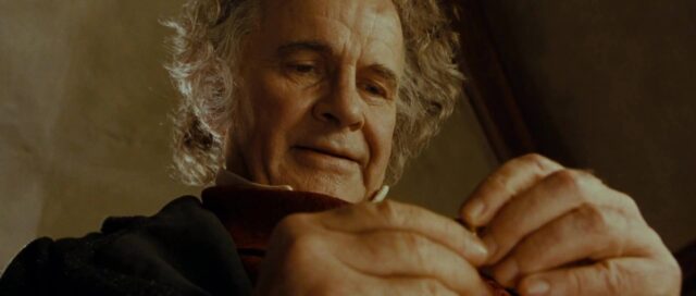 Le seigneur des anneaux : la communauté de l'anneau - Photos et affiches. 62 Elijah Wood Ian McKellen et Viggo Mortensen dans Le seigneur des anneaux : la communauté de l'anneau 2001