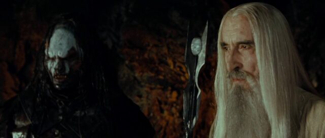 Le seigneur des anneaux : la communauté de l'anneau - Photos et affiches. 67 Elijah Wood Ian McKellen et Viggo Mortensen dans Le seigneur des anneaux : la communauté de l'anneau 2001