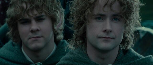 Le seigneur des anneaux : la communauté de l'anneau - Photos et affiches. 75 Elijah Wood Ian McKellen et Viggo Mortensen dans Le seigneur des anneaux : la communauté de l'anneau 2001