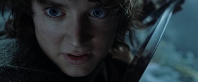 Le seigneur des anneaux : les deux tours - Photos et affiches. 47 Elijah Wood Ian McKellen et Viggo Mortensen dans Le seigneur des anneaux : les deux tours 2002