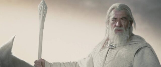 Le seigneur des anneaux : les deux tours - Photos et affiches. 64 Elijah Wood Ian McKellen et Viggo Mortensen dans Le seigneur des anneaux : les deux tours 2002