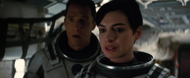 Matthew McConaughey Anne Hathaway et Jessica Chastain dans Interstellar 2014
