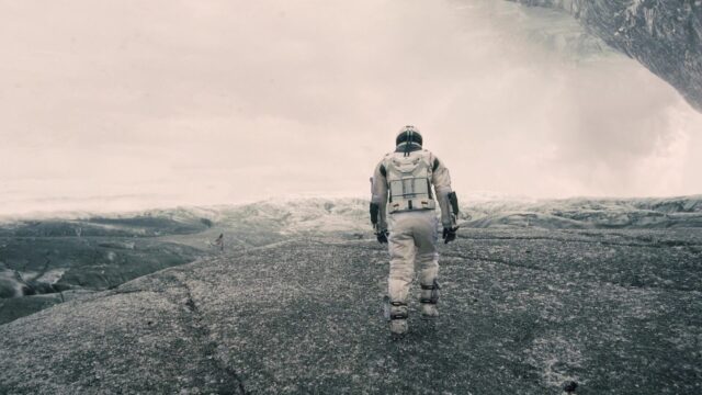 Matthew McConaughey Anne Hathaway et Jessica Chastain dans Interstellar 2014