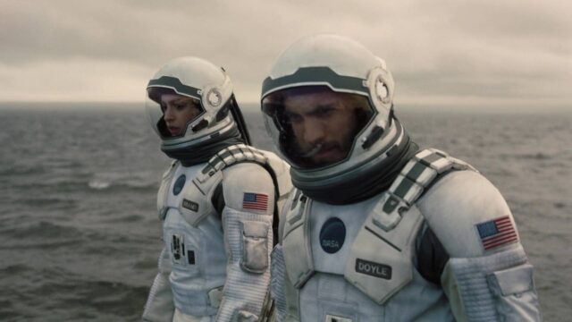 Matthew McConaughey Anne Hathaway et Jessica Chastain dans Interstellar 2014
