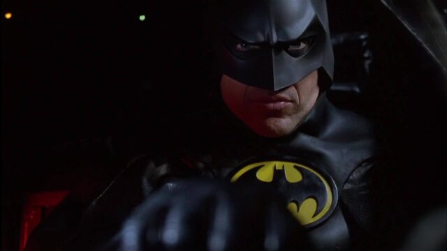 Batman : le défi - Photos et affiches. 16 Michael Keaton Danny DeVito et Michelle Pfeiffer dans Batman : le défi 1992