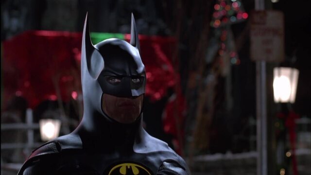 Batman : le défi - Photos et affiches. 21 Michael Keaton Danny DeVito et Michelle Pfeiffer dans Batman : le défi 1992