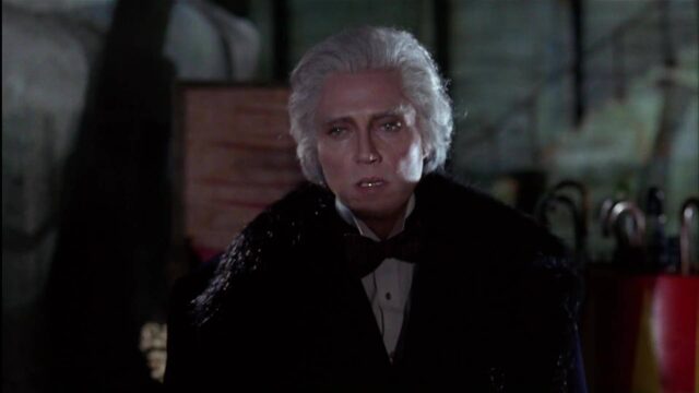 Batman : le défi - Photos et affiches. 27 Michael Keaton Danny DeVito et Michelle Pfeiffer dans Batman : le défi 1992