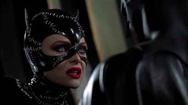 Batman : le défi - Photos et affiches. 30 Michael Keaton Danny DeVito et Michelle Pfeiffer dans Batman : le défi 1992