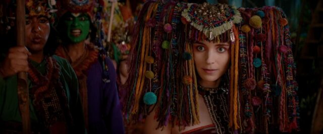 Levi Miller et Hugh Jackman dans Pan 2015