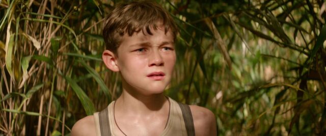 Levi Miller et Hugh Jackman dans Pan 2015
